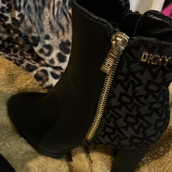 DKNY Tessi Black with Gold zipper Booties (RARE) - Picture 4 of 8